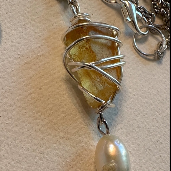 ARTISAN Cali Wrapped Sea Glass and Freshwater Pearl 19” Chain link Necklace - Picture 3 of 7